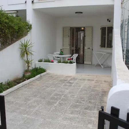 Trilocale Piano Terra In Baia Apartment